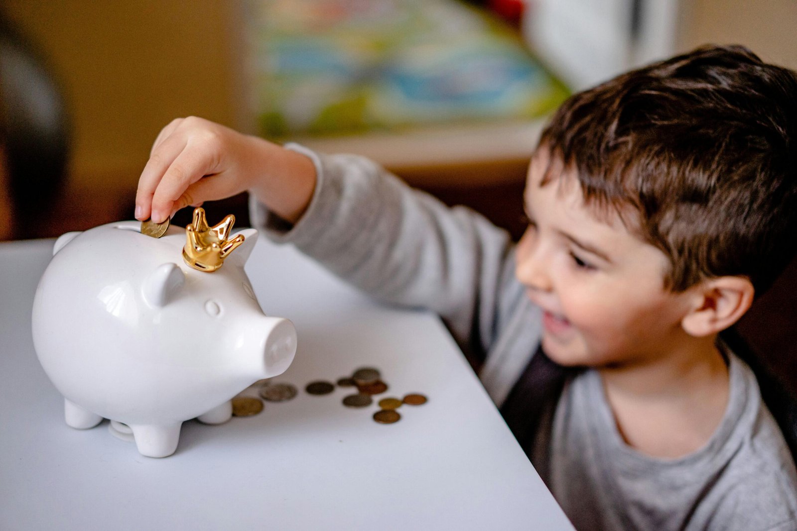 Infographic showing benefits of teaching kids about money management